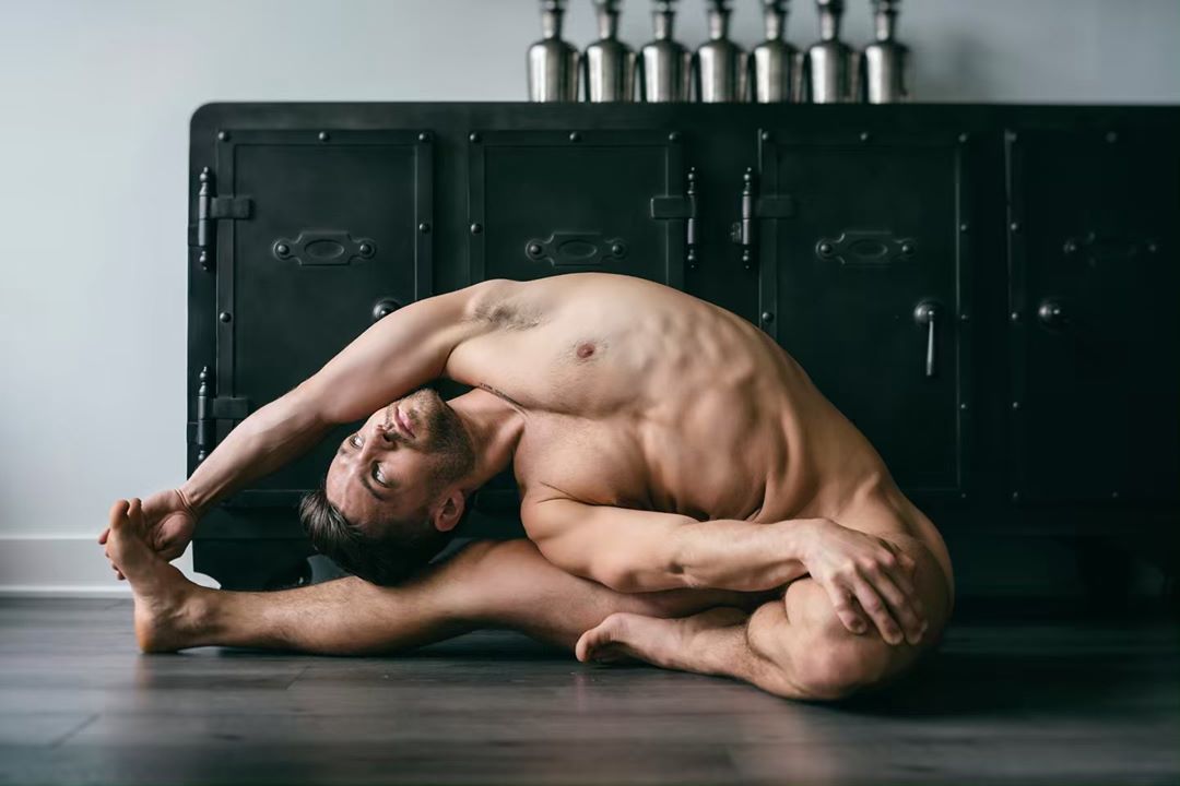 Have you ever wanted to try naked yoga? – CheapUndies