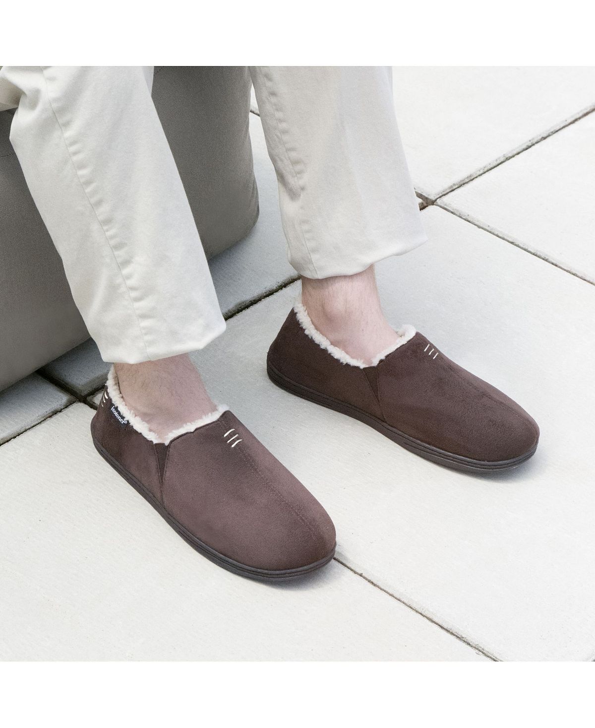Isotoner Signature Nigel Closed Back Slipper Cognac