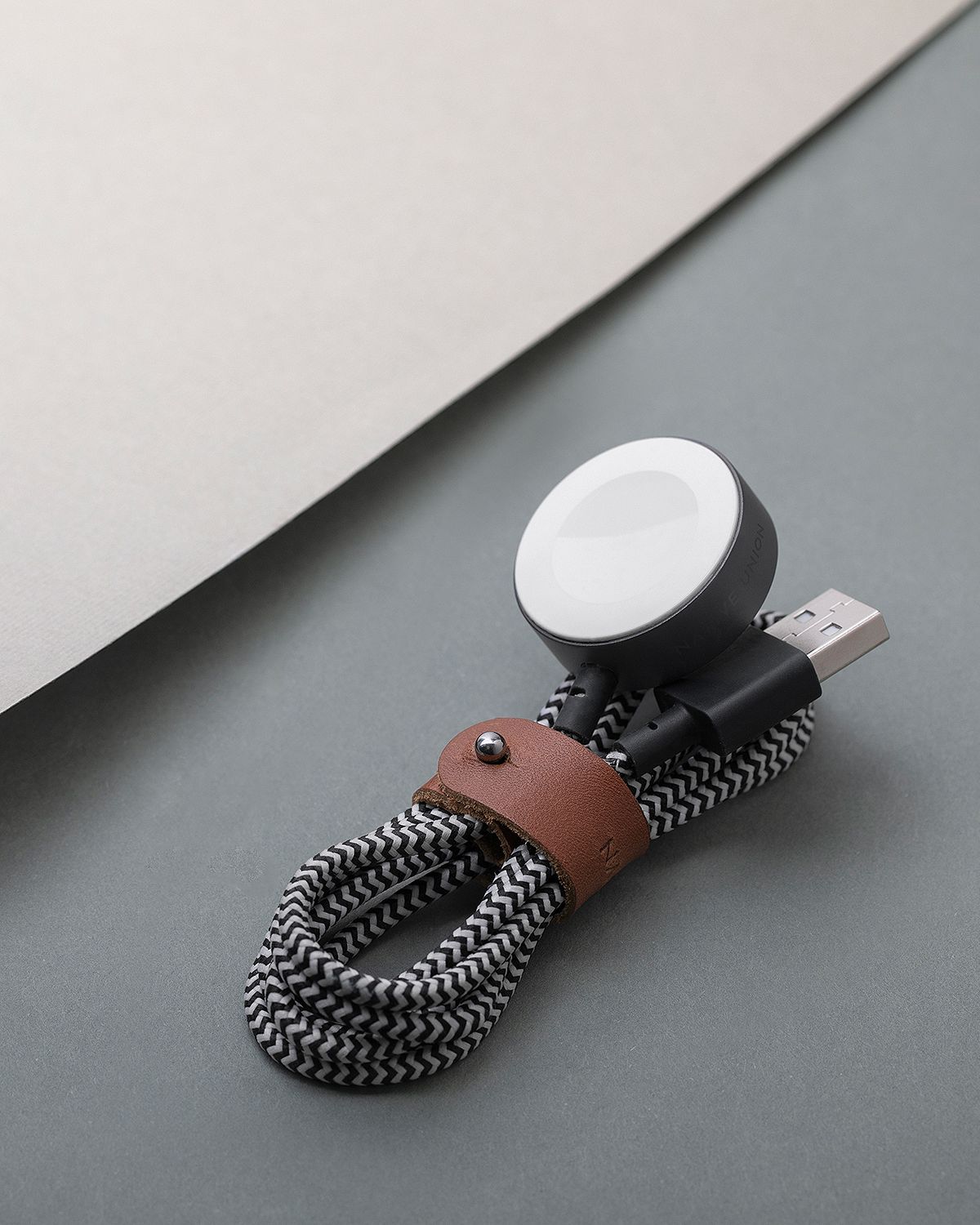 Native Union Magnetic Charging Cable Belt For Apple Watch Zebra