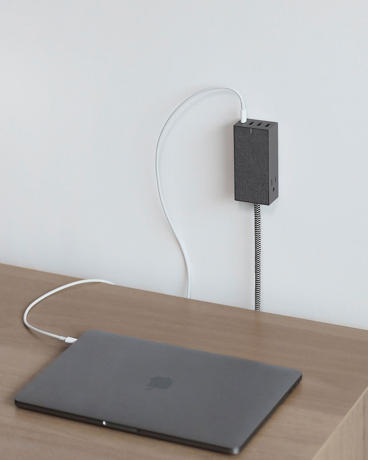 Native Union Smart Hub Bridge Charger Slate