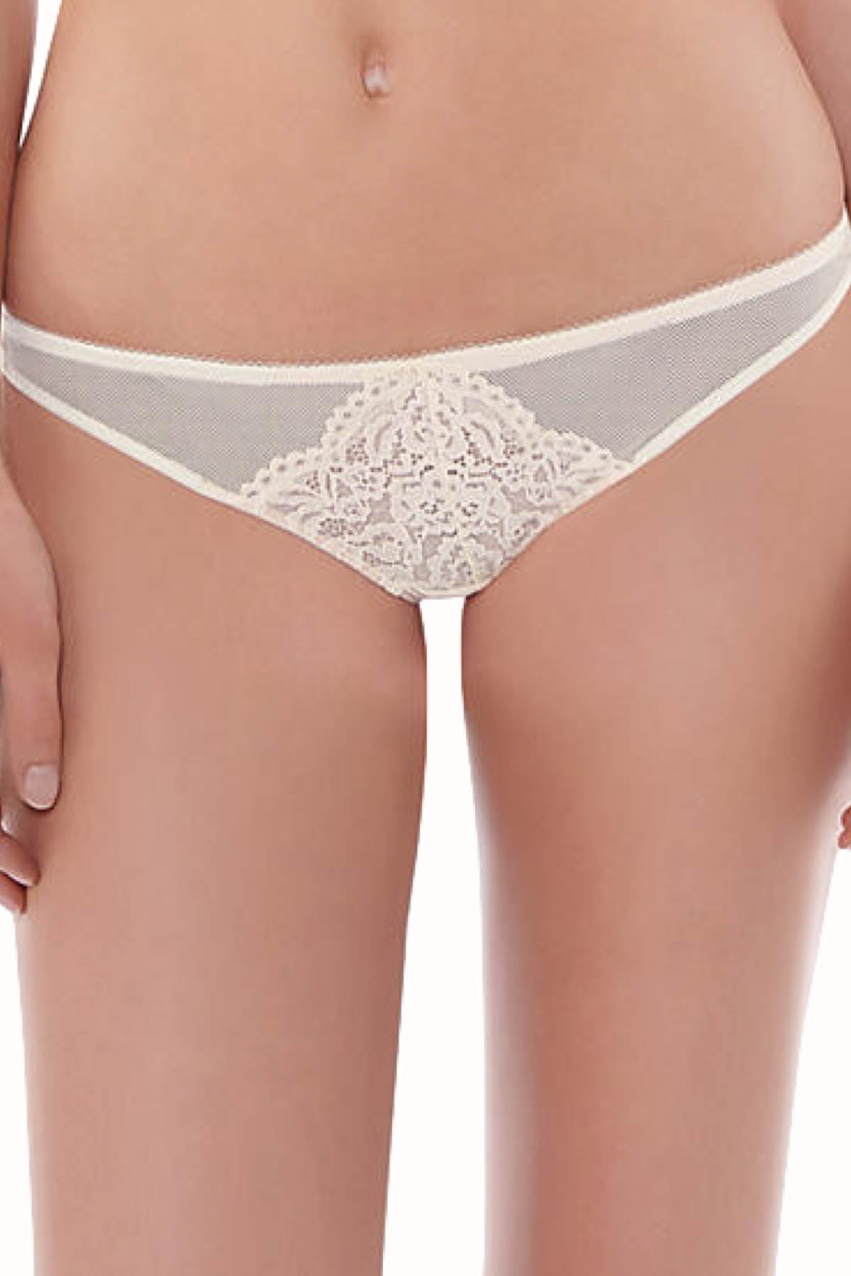 b.tempt'd by Wacoal Vanilla-Ice Ciao Bella Mesh-Lace Thong