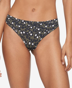 Calvin Klein Wo Invisibles Thong Underwear D3428 Sunday Leopard_fatigues thumbnail 2