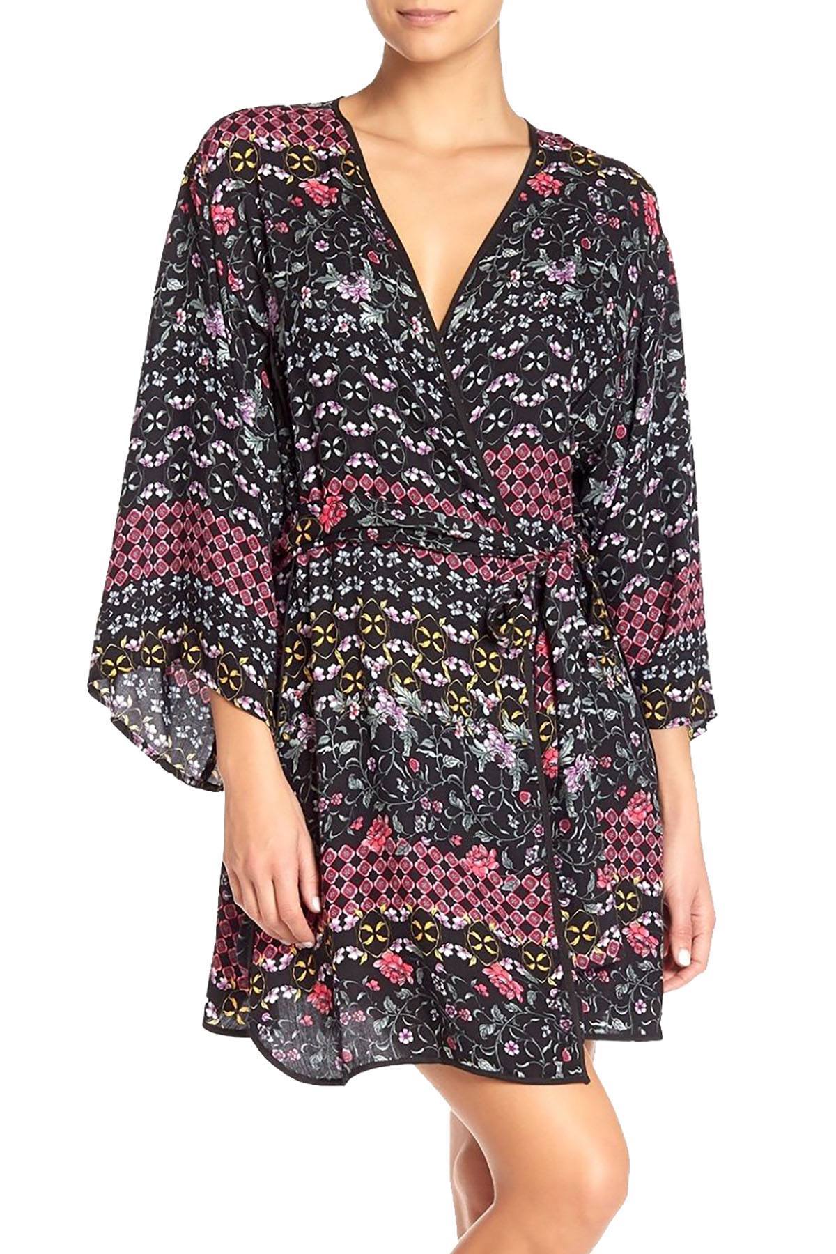 Josie by Natori Printed Twill Short Robe in Black/Multi
