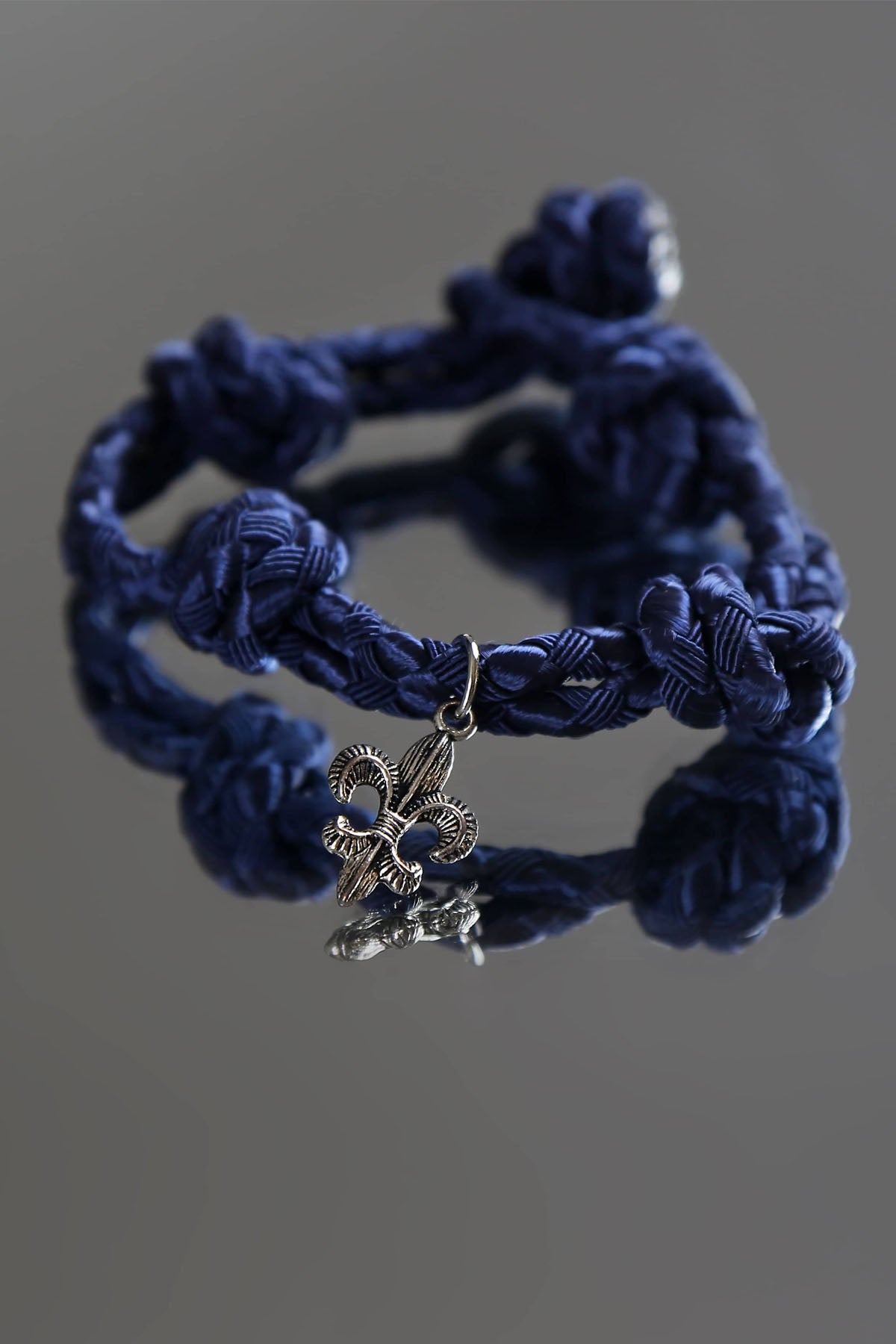 Rave Fleur Blue Knotted Bracelet
