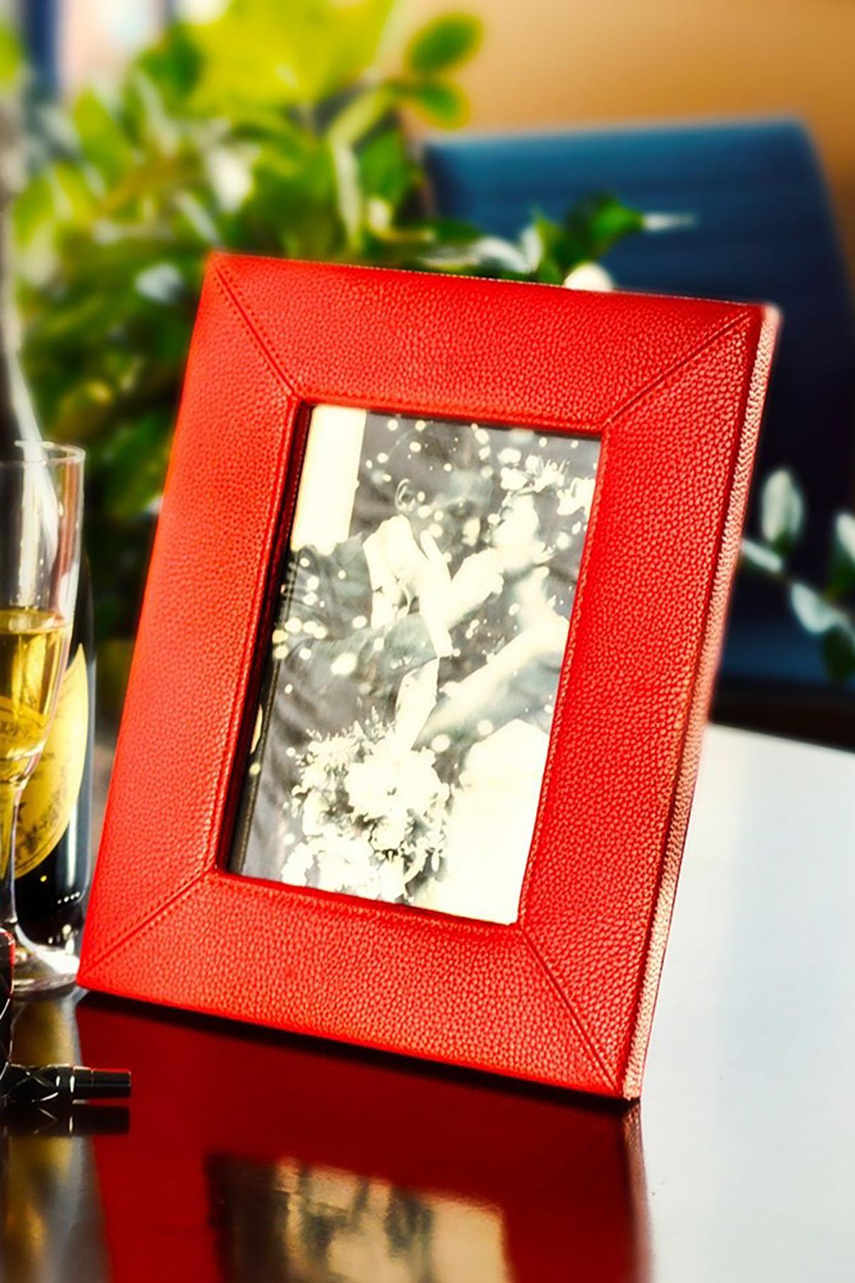 Campo Marzio Cherry-Red Pebbled Faux-Leather Picture Frame