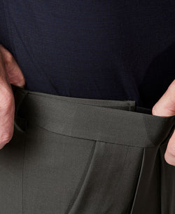 Haggar Premium Comfort Stretch Classic-fit Solid Pleated Dress Pants Charcoal thumbnail 3