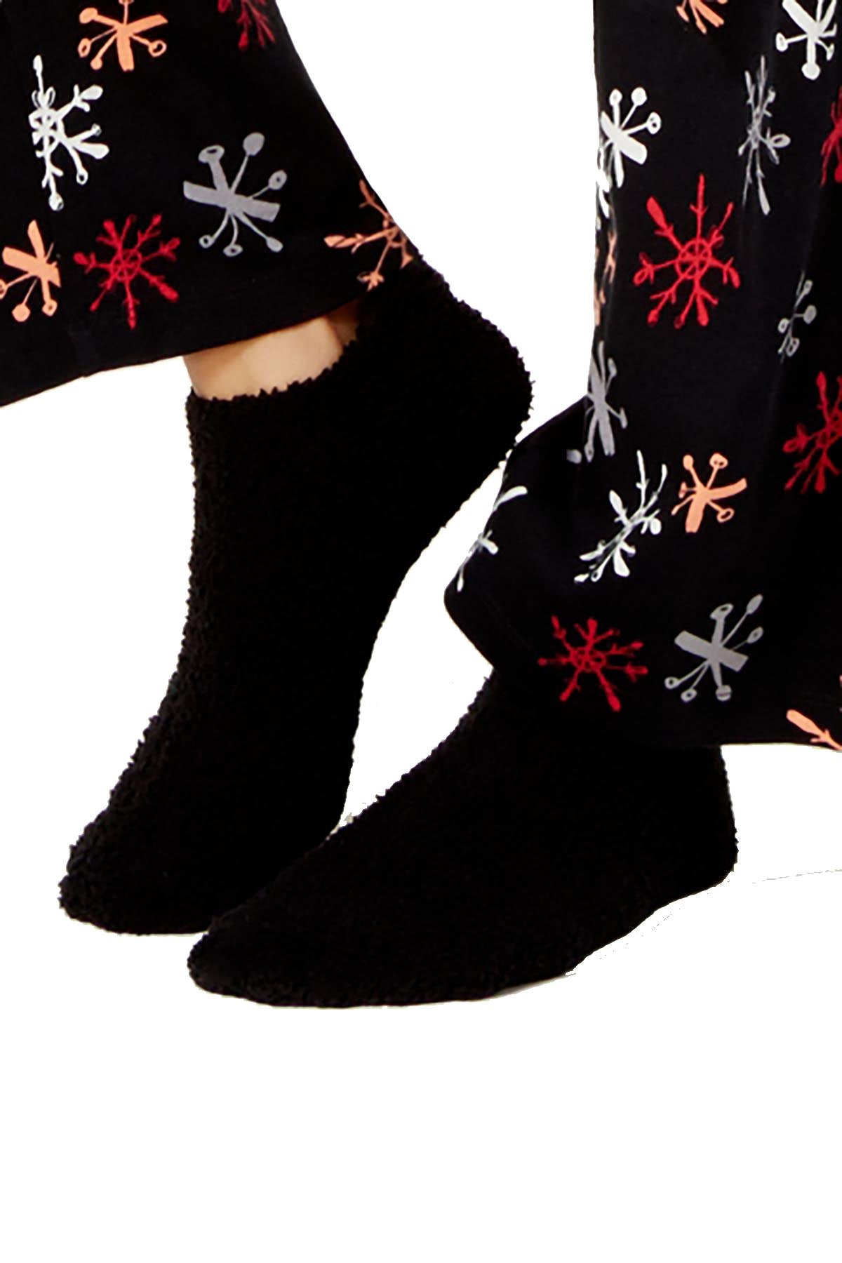 Hue Red/Black Graphic T-Shirt & Fuzzy Slipper Socks 2-Pc Set