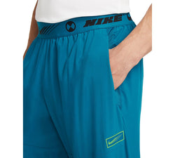 Nike Sport Clash Cropped Training Pants Green Abyss/Mean Green thumbnail 3