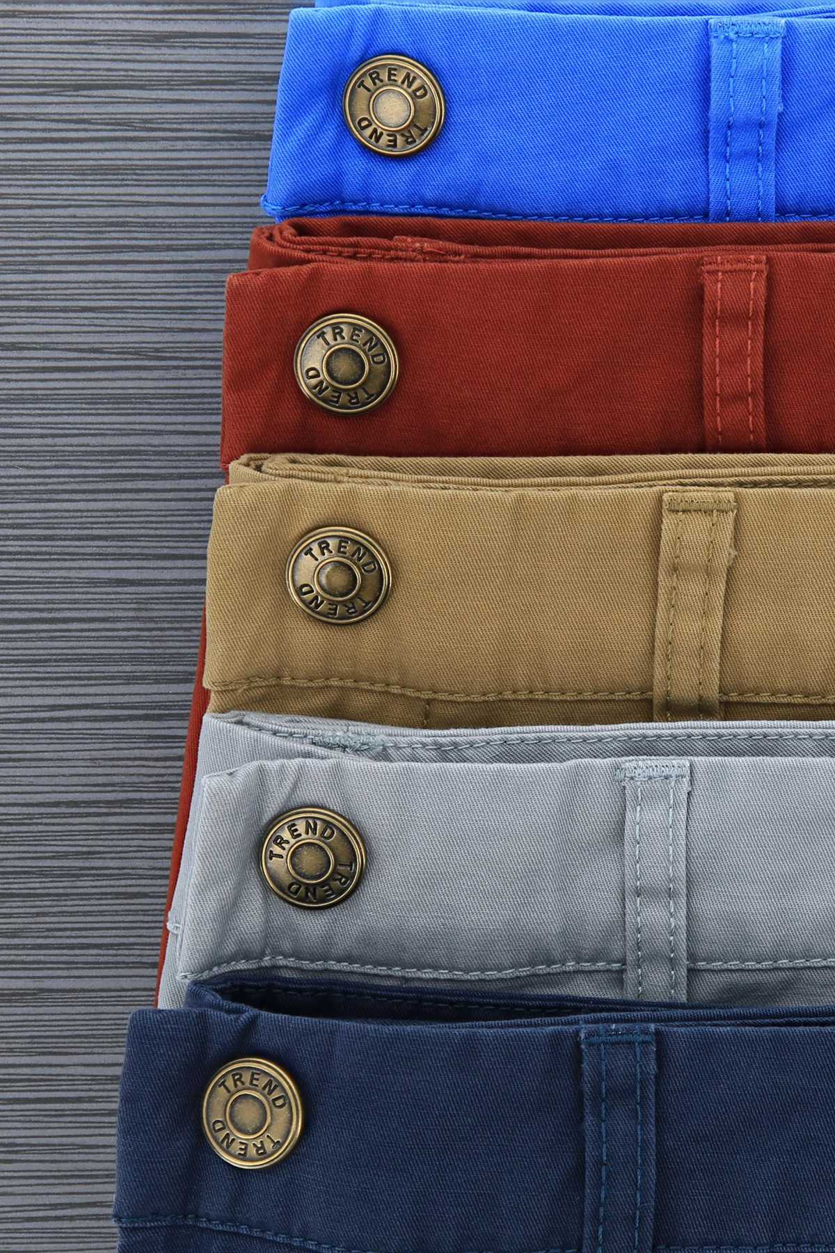 Trend Red Washed Chino Short