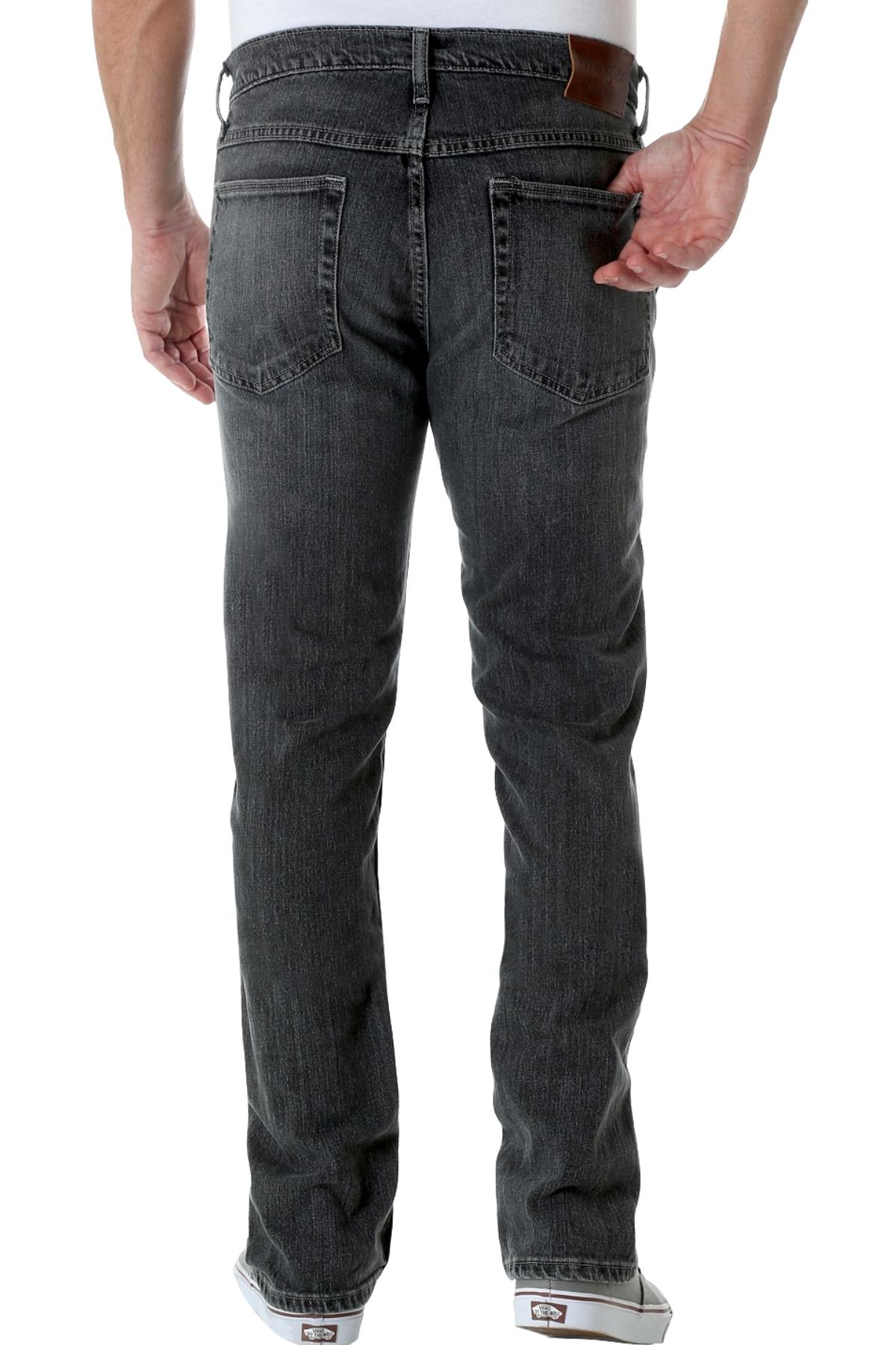 Wrangler Greyson Advanced-Comfort Slim Straight Jeans