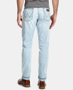 Wrangler Slim Tapered Larston Jeans Bleach Broken Twill thumbnail 2
