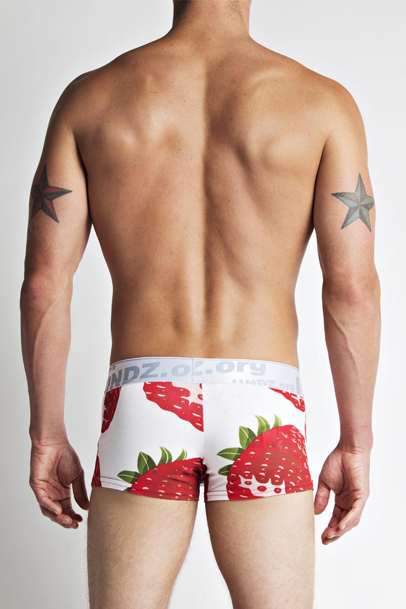 UNDZ Strawberry Short Trunk